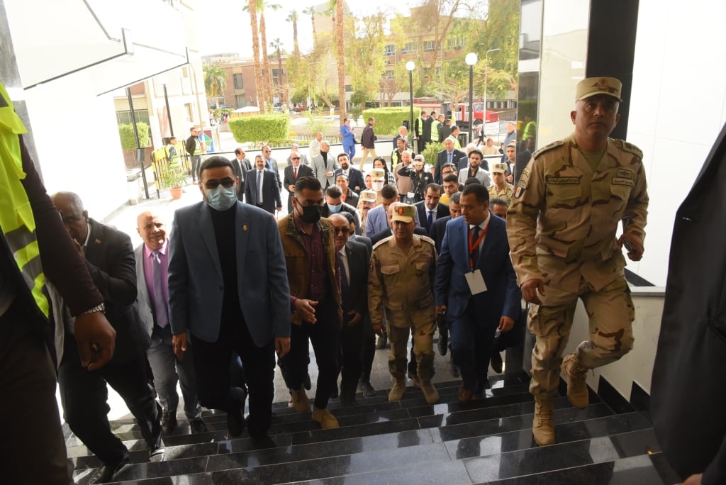 اافتتاح تنوير 